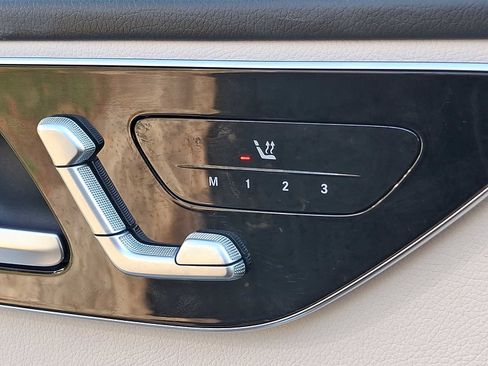 Used 2023 Mercedes-Benz C 300 4MATIC Sedan image 22