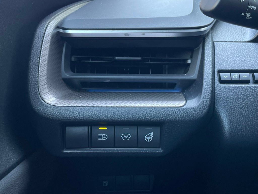 Used 2025 Toyota Prius XLE FWD image 14