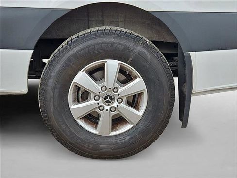 Used 2022 Mercedes-Benz Sprinter 2500 image 19