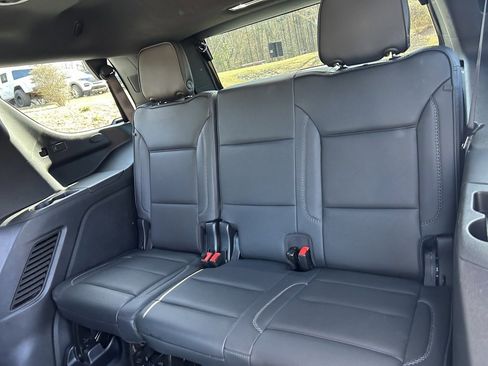 Used 2025 GMC Yukon Denali image 40