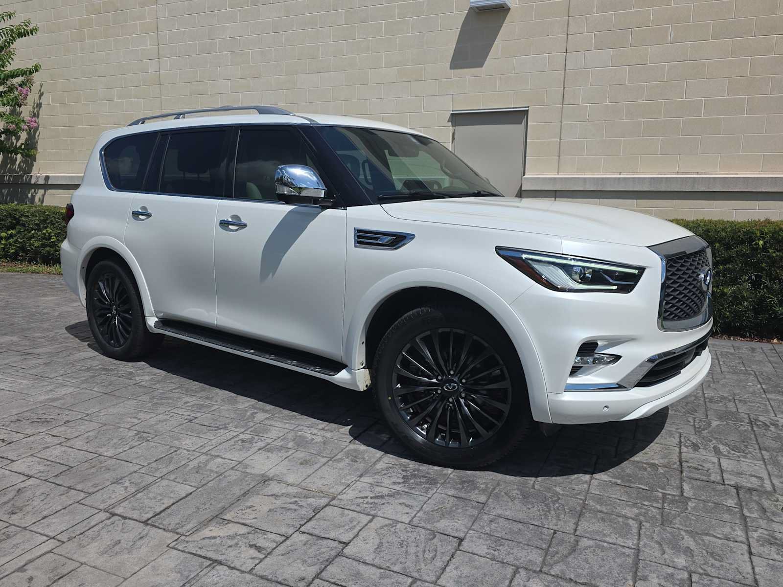 Used 2023 INFINITI QX80 Sensory w/ All-Season Package RWD image 29
