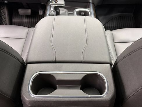 Used 2026 Chevrolet Silverado 1500 LT Trail Boss w/ LT Trail Boss Premium Package AWD/4WD image 37