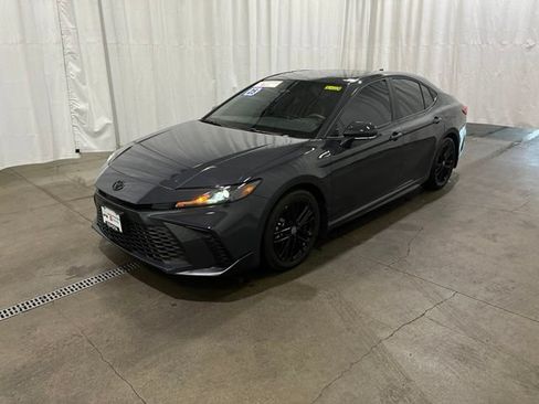 Used 2025 Toyota Camry SE w/ Multimedia Upgrade Package FWD image 8