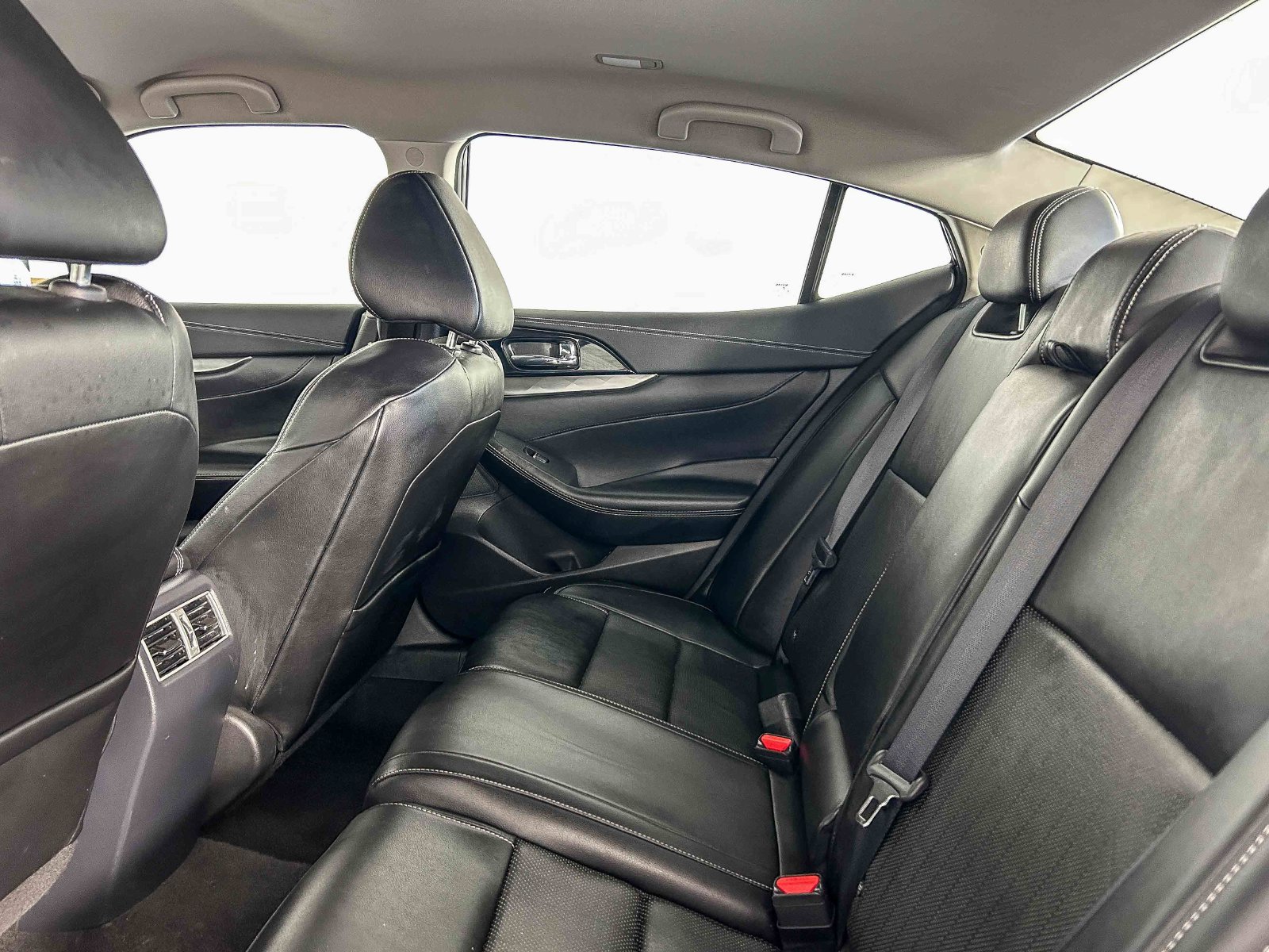 Used 2023 Nissan Maxima SV w/ Floor Mat Group FWD image 19