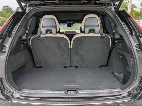 New 2026 Volvo XC90 B6 Ultra w/ Protection Package Premier AWD/4WD image 13