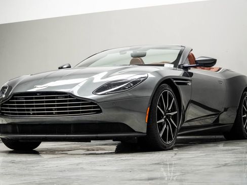 Used 2019 Aston Martin DB11 Volante RWD image 12