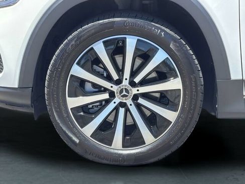 Certified 2022 Mercedes-Benz GLB 250 4MATIC image 33