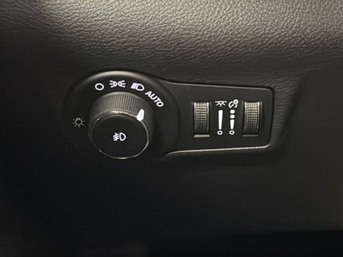 New 2026 Jeep Compass Latitude AWD/4WD image 25