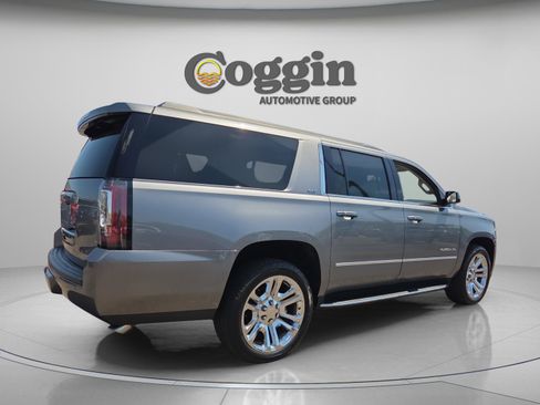 Used 2020 GMC Yukon XL SLT w/ Premium Edition image 5