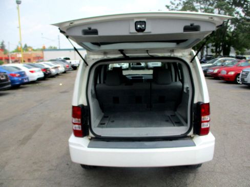 Used 2008 Jeep Liberty Sport image 6