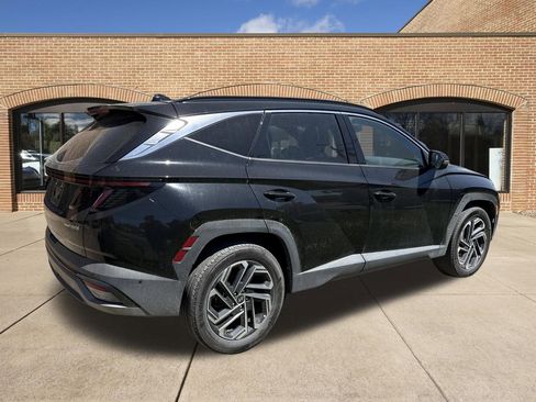 Used 2023 Chrysler Pacifica Touring-L FWD image 5