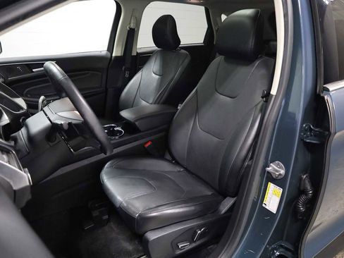 Used 2016 Ford Edge Titanium w/ Equipment Group 301A image 5