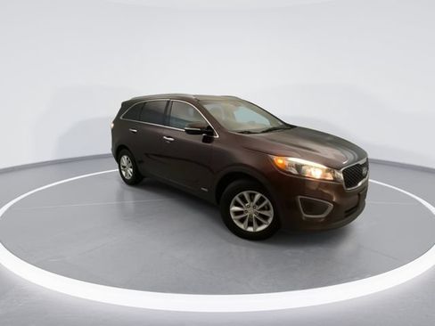 Used 2016 Kia Sorento AWD w/ LX Convenience Package image 6
