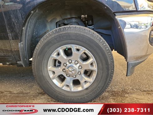 Used 2024 RAM 3500 Laramie AWD/4WD image 4