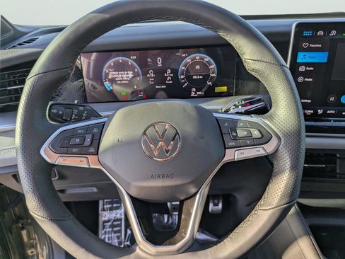 New 2026 Volkswagen Tiguan SE R-Line FWD image 23