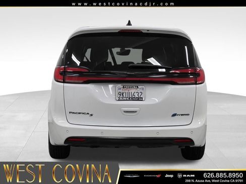 Used 2024 Chrysler Pacifica Limited FWD image 6