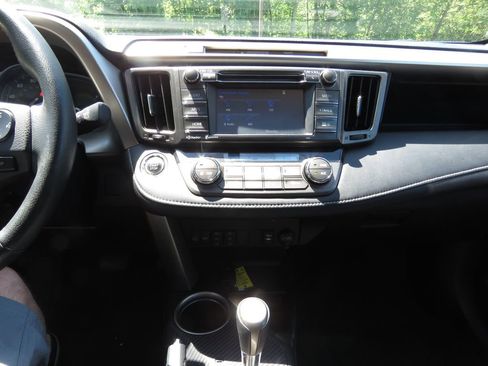 Used 2015 Toyota RAV4 Limited AWD/4WD image 26
