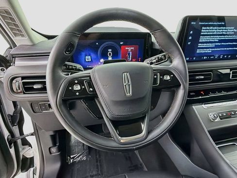 Used 2026 Lincoln Aviator 2WD image 11