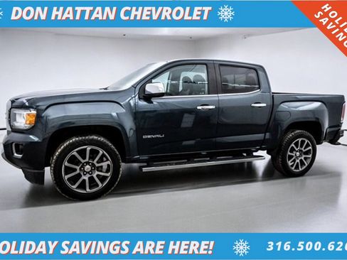 Used 2020 GMC Canyon Denali image 2