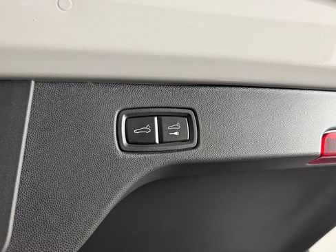 New 2026 Porsche Macan 4 Electric AWD/4WD image 18