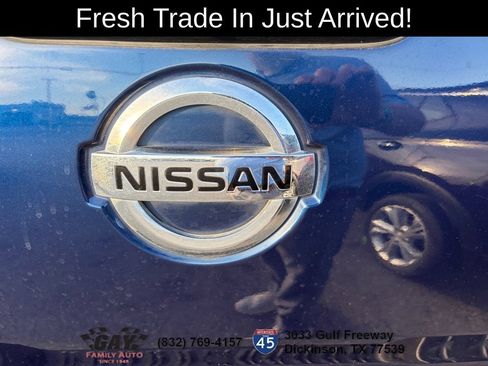 Used 2018 Nissan Titan SV w/ SV Convenience Package AWD/4WD image 10