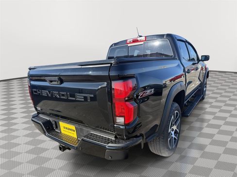 Used 2024 Chevrolet Colorado Z71 w/ Z71 Convenience Package 2 AWD/4WD image 3