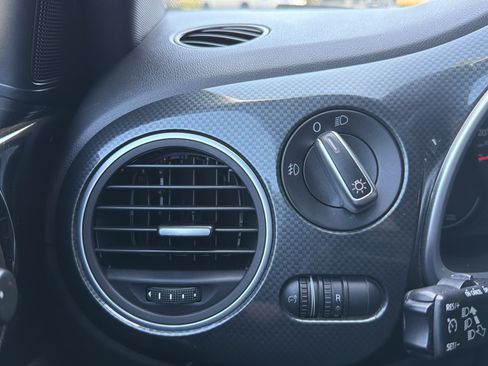 Used 2012 Volkswagen Beetle Turbo FWD image 32