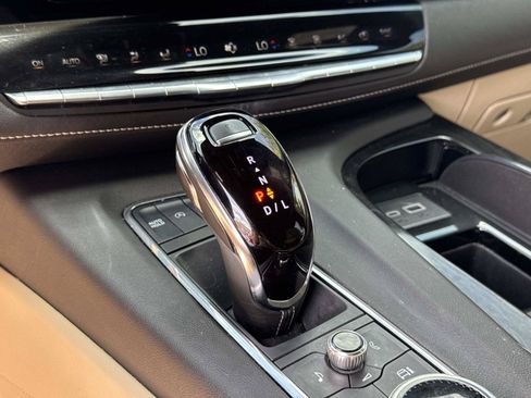 Certified 2024 Cadillac Escalade Premium Luxury w/ LPO, Floor Liner Package AWD/4WD image 23