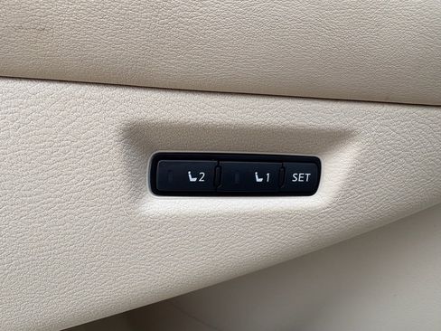 Used 2017 Nissan Murano SL w/ SL Technology Package image 12