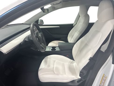 Certified 2023 Tesla Model Y Long Range AWD/4WD image 9