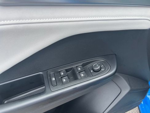 New 2026 Volkswagen Taos SE FWD image 7