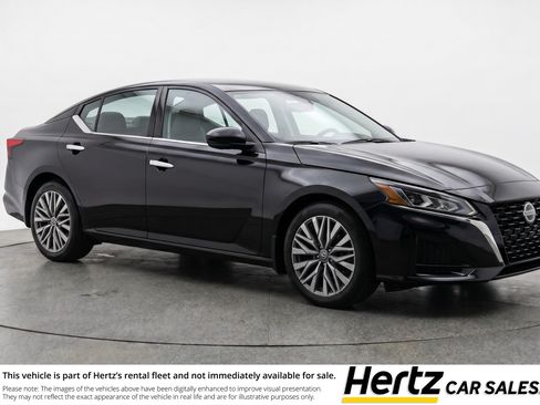 Used 2025 Nissan Altima 2.5 SV FWD image 1