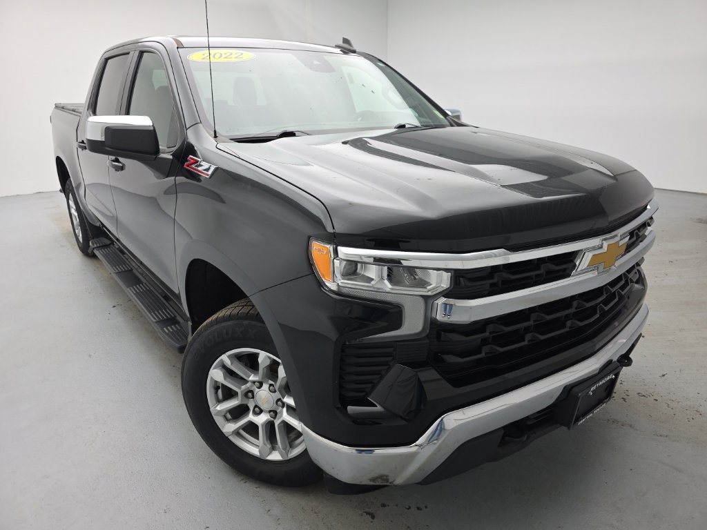 Used 2022 Chevrolet Silverado 1500 LT w/ Z71 Off-Road Package AWD/4WD image 2