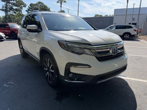 Used 2019 Honda Pilot Touring image 2
