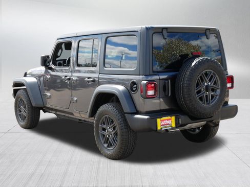 Used 2024 Jeep Wrangler Unlimited Sport AWD/4WD image 5