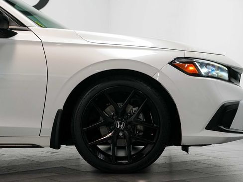 Used 2023 Honda Civic Sport image 9