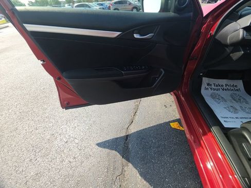 Used 2019 Honda Civic EX image 11