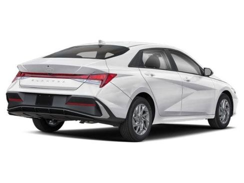 New 2026 Hyundai Elantra SEL Sport Premium FWD image 2