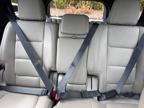 Used 2015 Ford F150 Lariat image 18