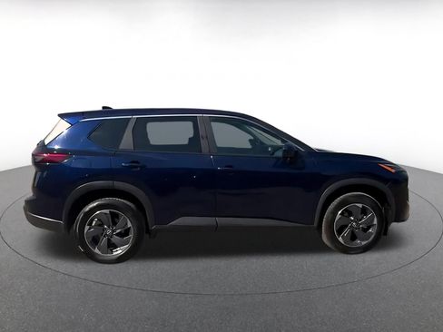 Used 2025 Nissan Rogue SV FWD image 16