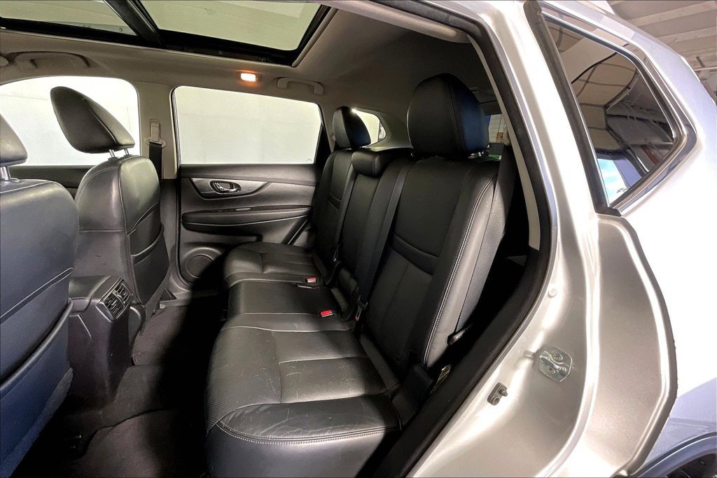 Used 2015 Nissan Rogue SL w/ SL Premium Package AWD/4WD image 34