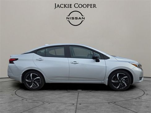 New 2025 Nissan Versa SR w/ Trunk Package image 6