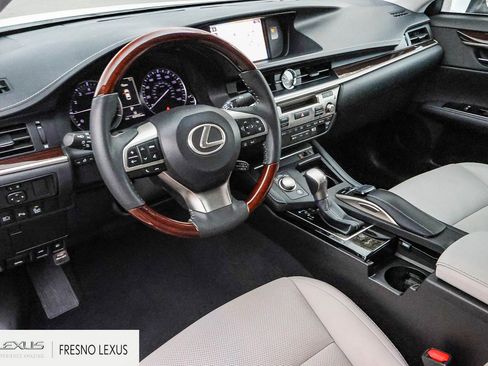 Used 2018 Lexus ES 350 w/ Navigation System Package image 19
