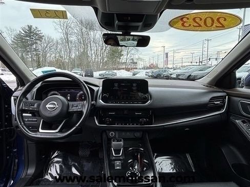 Used 2023 Nissan Rogue Platinum image 19
