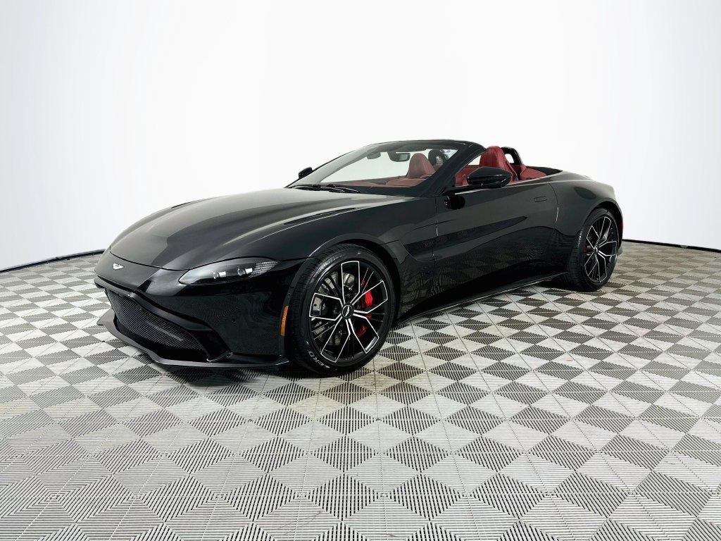 Used 2022 Aston Martin V8 Vantage Roadster RWD image 3