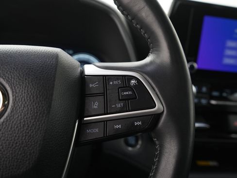 Used 2025 Toyota Highlander XSE AWD/4WD image 28