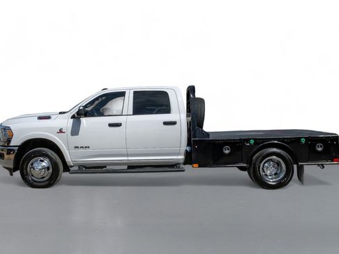 Used 2022 RAM 3500 Tradesman w/ Chrome Appearance Group image 9