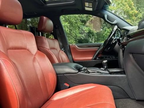 Used 2020 Lexus LX 570 4WD w/ Sport Package image 24