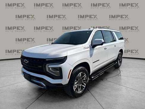 Used 2025 Chevrolet Suburban Z71 AWD/4WD image 1