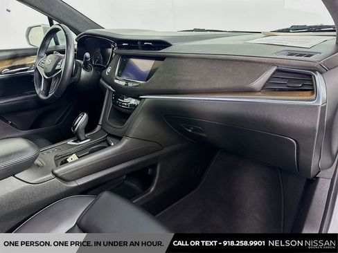 Used 2017 Cadillac XT5 Platinum AWD/4WD image 31
